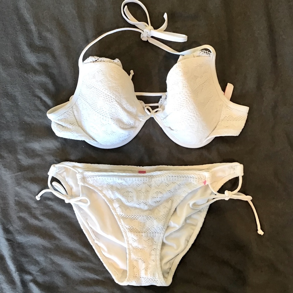 White lace crochet Victoria’s Secret bikini 34DD top. Medium M bottom